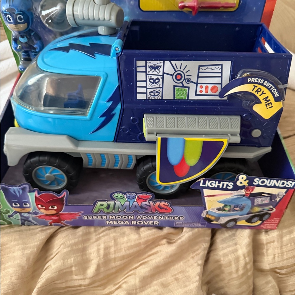 PJ Mask Super Moon Adventure Mega Rover - Blue